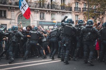 A Paris, la manifestation du 14-Juillet pour l'hôpital public s'envenime