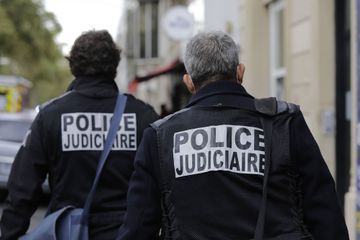 Attaque à Paris: un suspect, mis hors de cause, relâché et une nouvelle personne en garde à vue