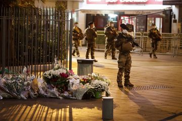 Attentat de Nice: 4 nouveaux suspects en garde à vue, l'assaillant positif au Covid-19