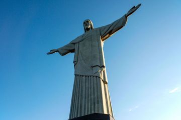 Brésil : deux Français interpellés après l'escalade du Christ Rédempteur de Rio