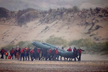 Calais: avec les damnés de la mer