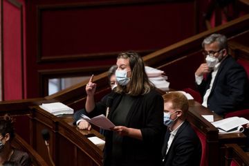 Contrôle du pass sanitaire: la SNCF s'élève contre les accusations de Mathilde Panot