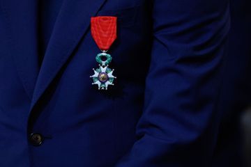 Covid-19 : Légion d'honneur à titre posthume pour 14 soignants