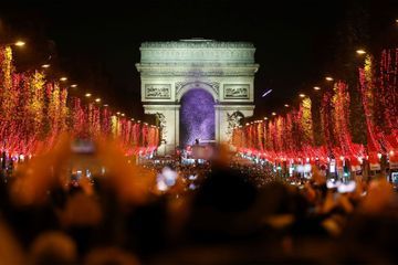 Annulation du feu d'artifice et des concerts du Nouvel An sur les Champs-Elysées