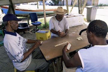 Covid: pique-niques interdits et processions de Pâques annulées en Martinique