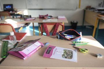 De retour de vacances, les écoliers peuvent abandonner le masque à la récré