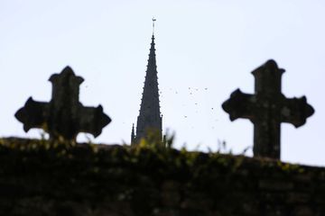Dordogne : un foyer de contamination détecté après des funérailles