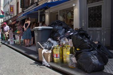Fin de la grève des conducteurs de camions poubelles à Paris