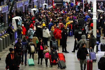Grève contre la réforme des retraites : le trafic SNCF et RATP toujours perturbé lundi
