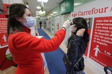 Ile-de-France : des masques distribués aux personnes malades, femmes enceintes et commerçants
