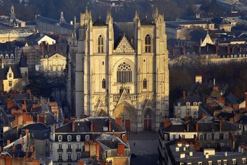 Incendie circonscrit à la cathédrale de Nantes, le grand orgue très touché