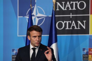 Industrie de Défense : la France doit «produire davantage» et «plus vite», juge Macron