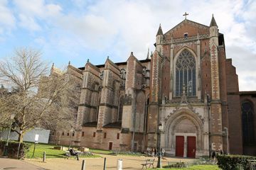 Le centre-ville de Toulouse bouclé après un colis suspect dans la cathédrale
