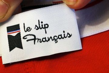 Le Slip Français sanctionne des employés grimés en noir dans une vidéo