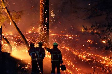 Les images spectaculaires de l'incendie à Anglet