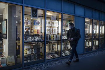 Les rayons livres et culture des grandes surfaces ferment temporairement