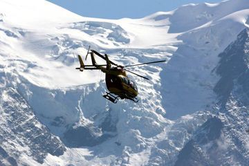 Mont-Blanc : mort d'un alpiniste après une nuit de sauvetage périlleuse