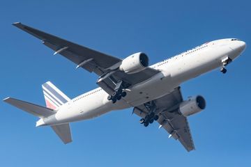 «Ok, je vais mourir» : Les passagers racontent l'atterrissage choquant du vol Air France à Roissy