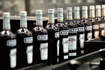 Pernod Ricard offre 70.000 litres d'alcool pour fabriquer du gel hydroalcoolique