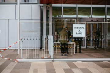 Polémique après la verbalisation d'une avocate devant le tribunal de Paris