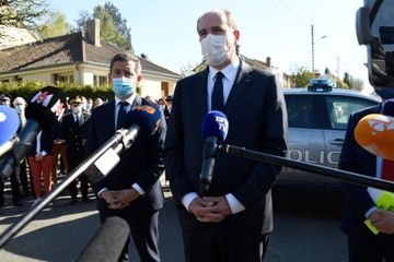 Policière tuée à Rambouillet : Jean Castex et Gérald Darmanin sur les lieux de l'attaque