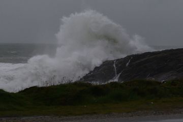 Tempête Alex : Violentes rafales et coupures d'électricité dans l'Ouest