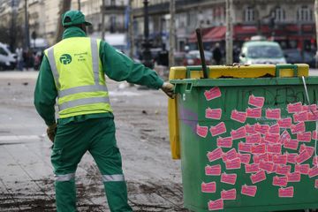 Un agent de propreté licencié après la publication sur Twitter d'une photo de lui endormi