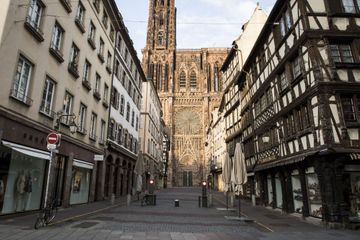 Un homme s'immole par le feu devant la cathédrale de Strasbourg