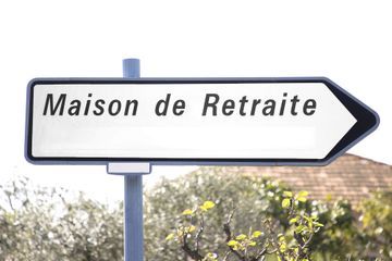 Une femme de 79 ans verbalisée alors qu'elle saluait son mari devant la fenêtre de son Ehpad
