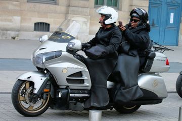 Paris : vers un stationnement payant dès 2022 pour les motos et scooters thermiques