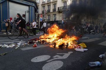 Violences policières: 21 manifestants placés en garde à vue à Paris