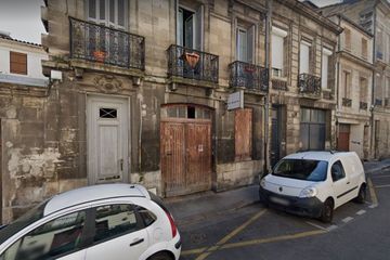 Violente explosion dans un immeuble à Bordeaux, un blessé grave, deux disparus