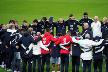 Attentats du 13 novembre : les Bleus se recueillent au Stade de France