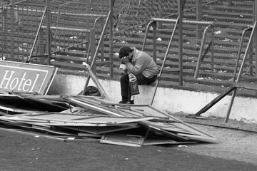 Sa photo avait ému le monde : Dave Roland, survivant d'Hillsborough, meurt du coronavirus