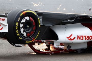 En images : le spectaculaire accident au départ du Grand prix de F1 de Grande-Bretagne