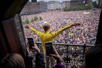 En photo : Jonas Vingegaard accueilli en héros au Danemark après sa victoire sur le Tour