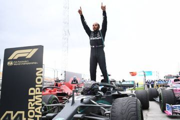 Formule 1 : Lewis Hamilton devient septuple champion et égale Michael Schumacher