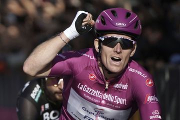 Giro : Et à la fin, c'est Arnaud Démarre qui gagne