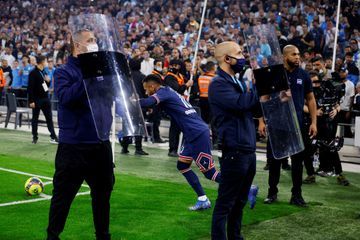 Interpellations et jets de projectiles pendant OM-PSG