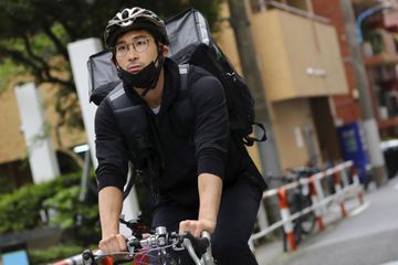 JO 2020 : Pour réaliser son rêve olympique, l'escrimeur Ryo Miyake est devenu livreur de repas