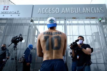 Maradona opéré avec succès d&#39;un hématome à la tête