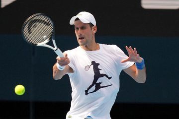 Novak Djokovic dans le tableau de l'Open d'Australie mais toujours expulsable