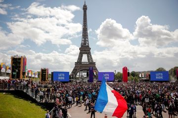 Paris 2024 : Pourquoi le drapeau géant sur la Tour Eiffel n'a pas été déployé