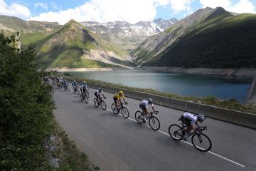 Tour de France 2022: un parcours très sélectif avec des pavés et l'Alpe d'Huez
