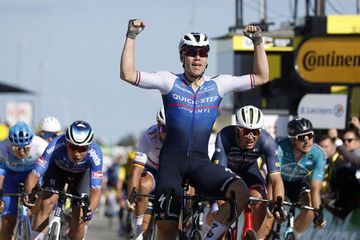 Tour de France en images : A Jakobsen l'étape, Van Aert maillot jaune