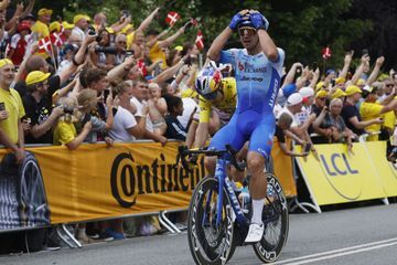 Tour de France en images : Groenewegen remporte la 3e étape, van Aert toujours en jaune