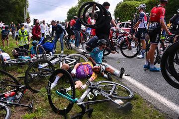 Tour de France: garde à vue prolongée de la spectatrice à la pancarte