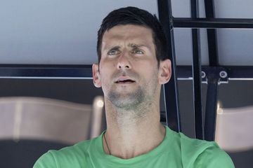 Un ex-médecin de Djokovic dénonce la décision australienne de le priver de visa