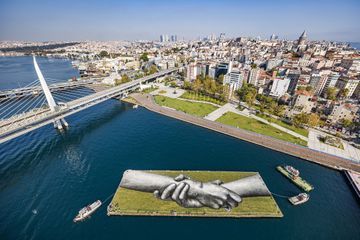 Quand un artiste français expose la fraternité à... Istanbul