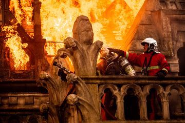 Bande-annonce : «Notre-Dame brûle», le retour de Jean-Jacques Annaud